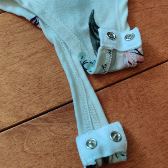 Floral Bodysuit - Picture 7 of 8